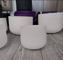 Afbeelding in Gallery-weergave laden, Kristallen Klankschalen 7-12 Inch Set Van 7 pcs C-D-E-F-G-A-B met tas.